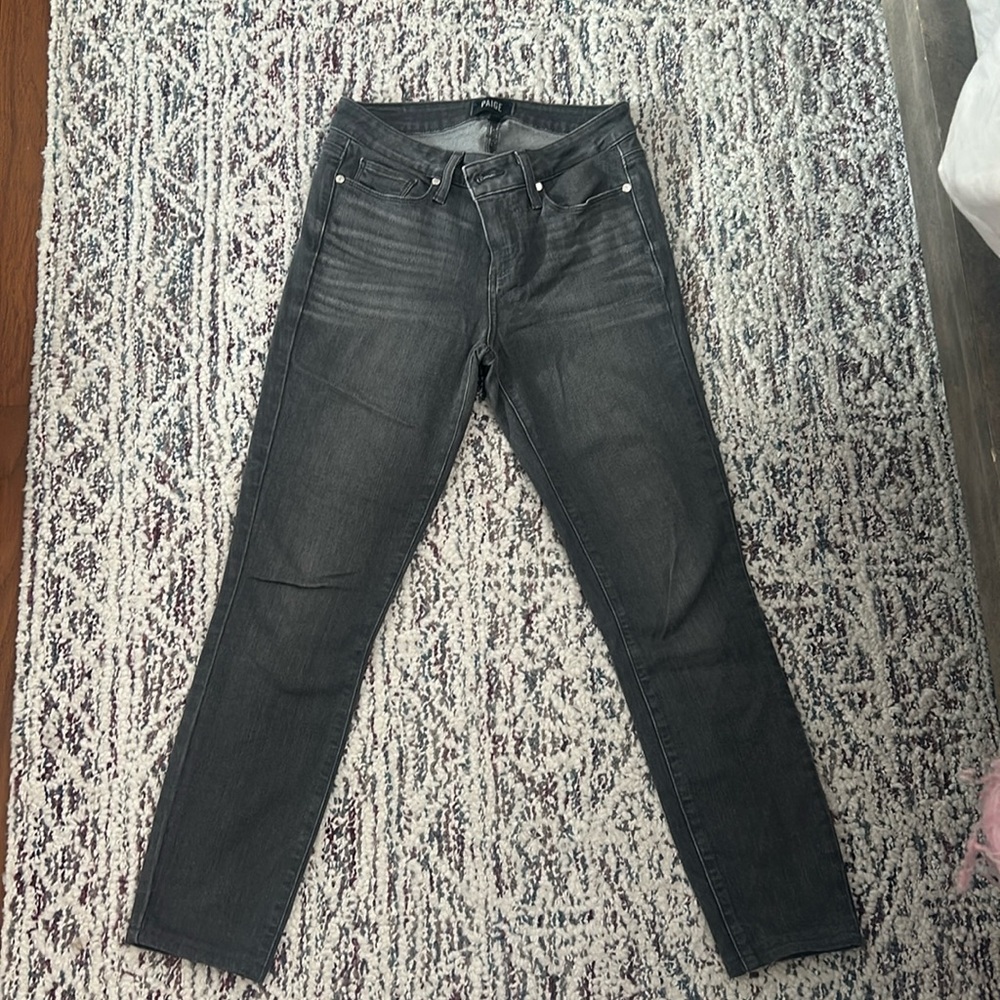 PAIGE Verdugo Ankle Skinny Jean in gray! Size 27